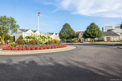 725 Kirkland Ct, Central Islip, NY 11722