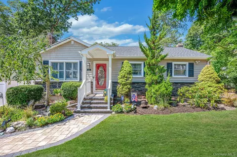26 Williston Rd, Sound Beach, NY 11789