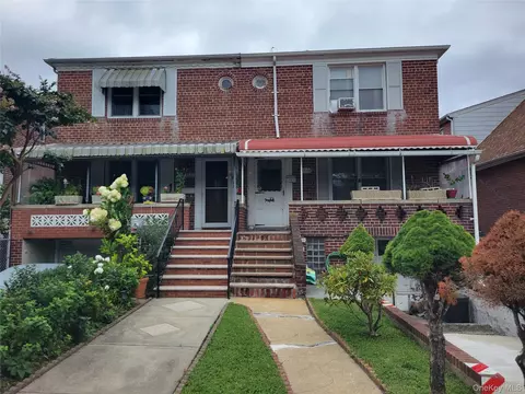 43-54 195 St, Flushing, NY 11358