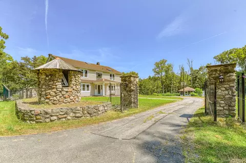 358 Bull Mill Rd, Chester, NY 10918