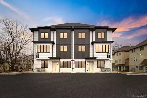 29 Calvert Dr #114, Ramapo, NY 10952