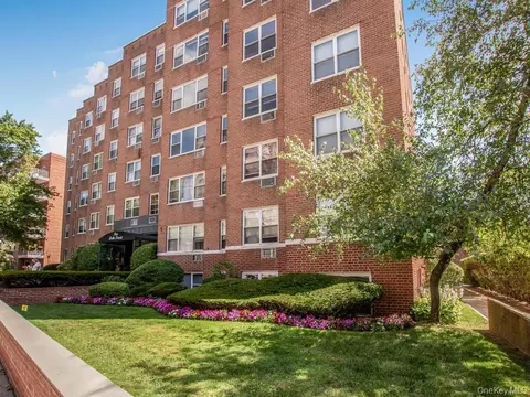 10 Lake St #2F, White Plains, NY 10603