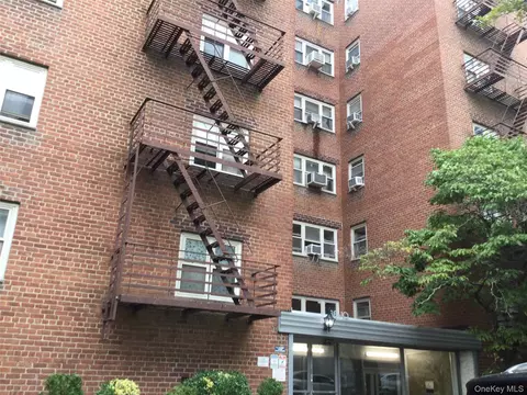 66-10 149 St #3C, Flushing, NY 11367