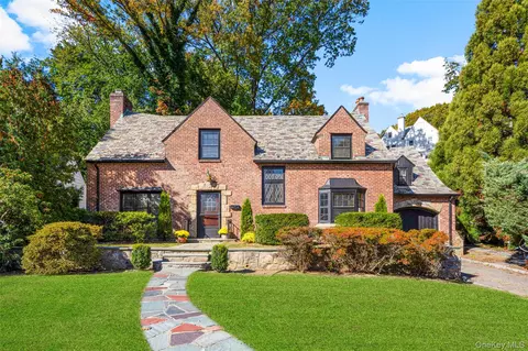 4 Lafayette Rd, Larchmont, NY 10538