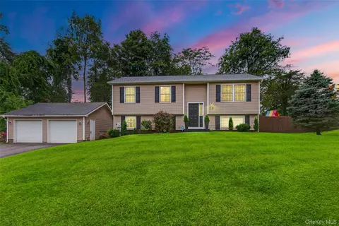 26 Nicole Ln, Dover, NY 12594
