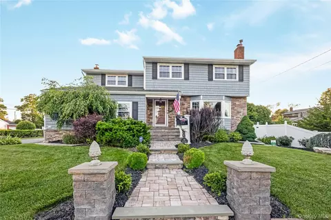 140 Ocean Ave, Islip, NY 11751