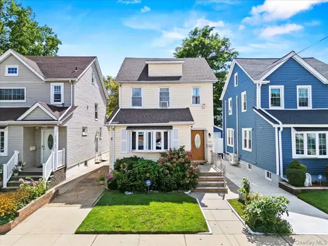 24026 Mayda Rd, New York, NY 11422