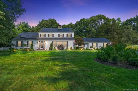51 Bay Rd, Huntington, NY 11743