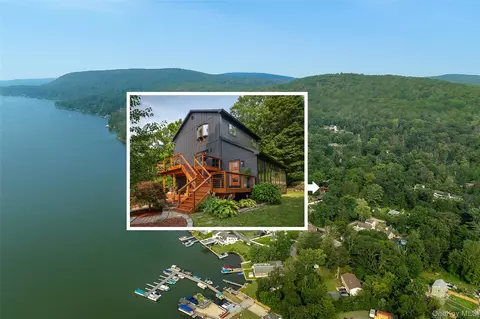 10 Holiday Ln, Greenwood Lake, NY 10925