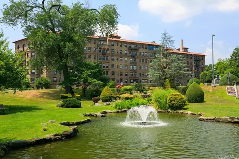 14 N Chatsworth Ave #2G, Larchmont, NY 10538