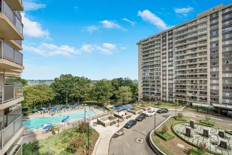 18-05 215th St #5H, New York, NY 11360