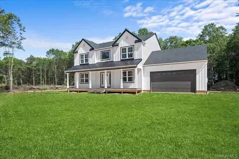 11 Fourth Ave, Rocky Point, NY 11778