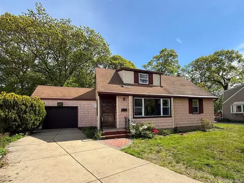 539 Mitchell St, Uniondale, NY 11553