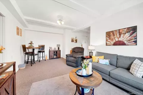 1595 Metropolitan Ave #7D, New York, NY 10462