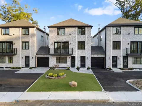 27 Ellish Pkwy #102, Ramapo, NY 10977