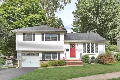 7 Valley View Ter, Ramapo, NY 10901