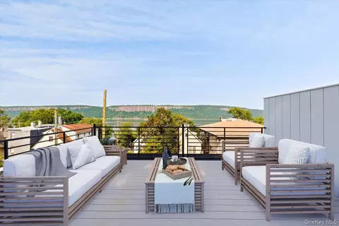 2 Nodine St #2, Greenburgh, NY 10706