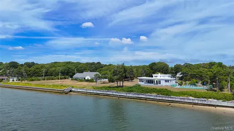 Undisclosed, Southampton, NY 11937