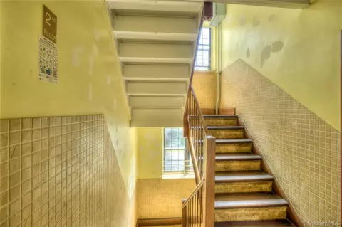 Entry Way - 14401 78th Rd #2B, Flushing, NY 11367 photo 3 of 4