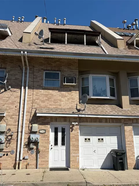 17333 Vaswani Ave, Jamaica, NY 11434