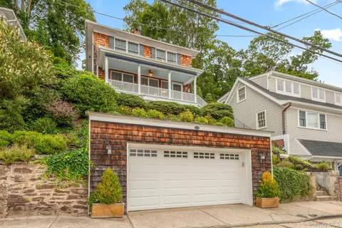 122 Bayview Ave, Northport, NY 11768