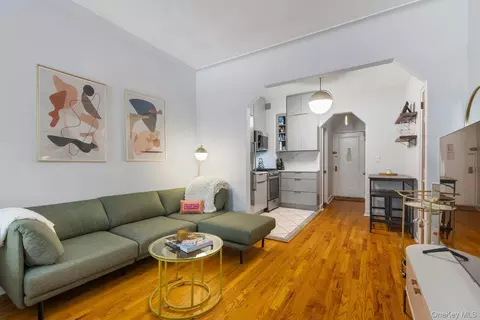 242 E 87th St #2B, New York, NY 10128