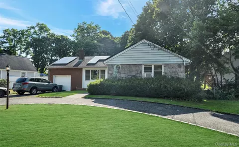 9 Melville Rd N, Huntington Station, NY 11746