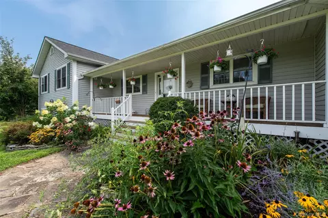 27 Verbank Club Rd, Union Vale, NY 12585