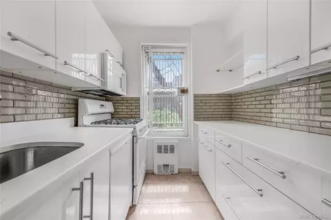 72-10 112 St #5H, New York, NY 11375