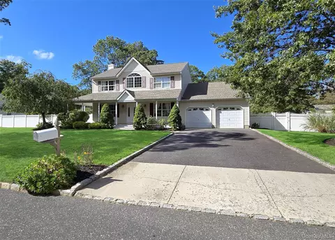 7 Oliver St, Port Jefferson Station, NY 11776