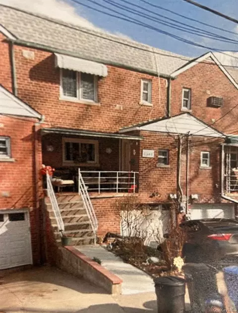 2544 Fish Ave, New York, NY 10469
