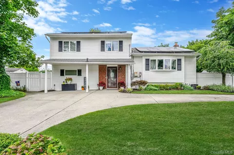 20 Franco Ave, Selden, NY 11784