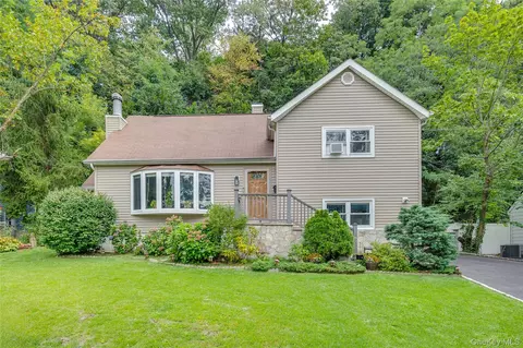 142 Pembrook Dr, Yonkers, NY 10710