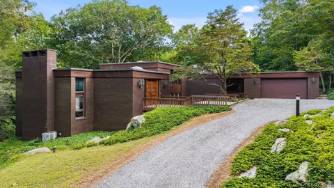 30 Upland Rd S, Bedford, NY 10506