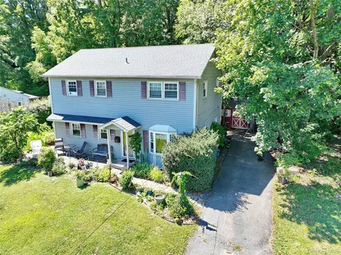 31 N Lexow Ave, Clarkstown, NY 10954
