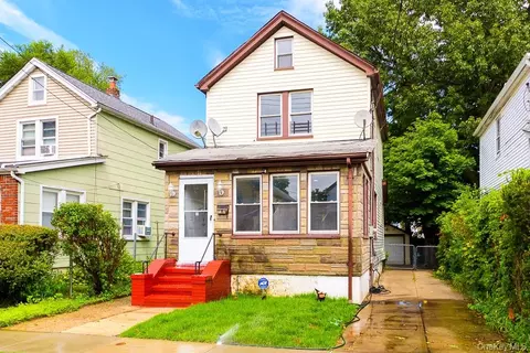 12251 Grayson St, New York, NY 11413