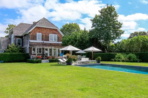 158 Norris Ln, Bridgehampton, NY 11932