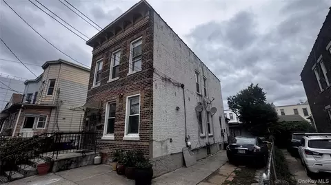 9009 143rd St, Jamaica, NY 11435