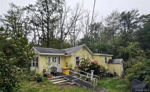 43 Sycamore Trl, Mamakating, NY 12790
