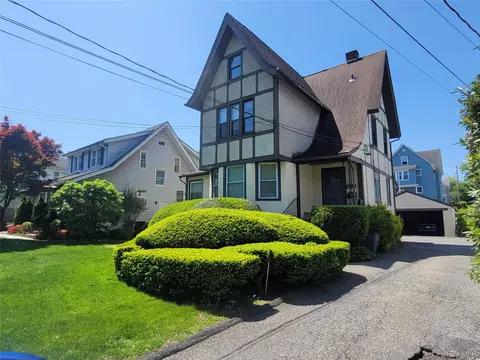 40 Longview Ave, White Plains, NY 10605