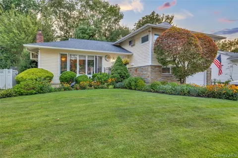468 Richmond Rd, East Meadow, NY 11554