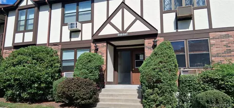 345 Sierra Vista Ln, Clarkstown, NY 10989