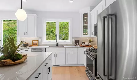 5140 Teaberry Ln #19, Fishkill, NY 12524