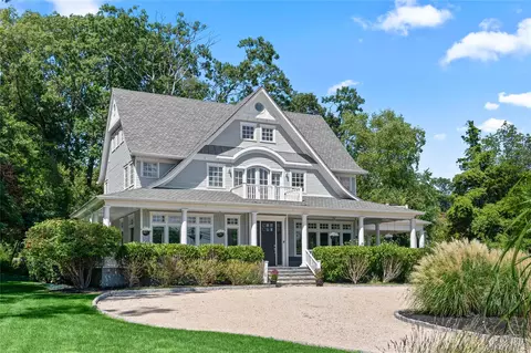89 Lloyd Harbor Rd, Huntington, NY 11743
