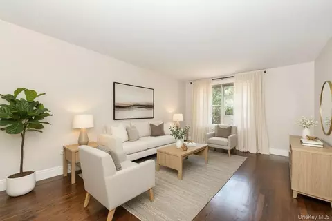67-66 108th St #D22, New York, NY 11375