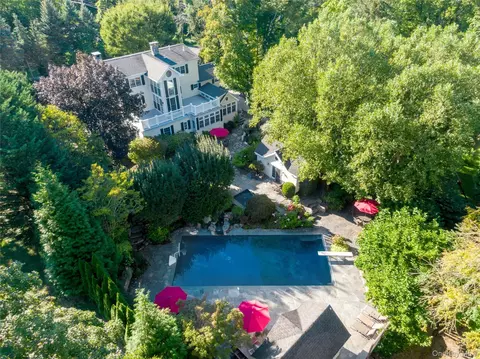 369 Sleepy Hollow Rd, Briarcliff Manor, NY 10510