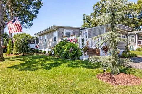 703 Fresh Pond Ave #69, Calverton, NY 11933