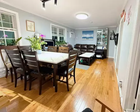 6812 224th St # B, Oakland Gardens, NY 11364