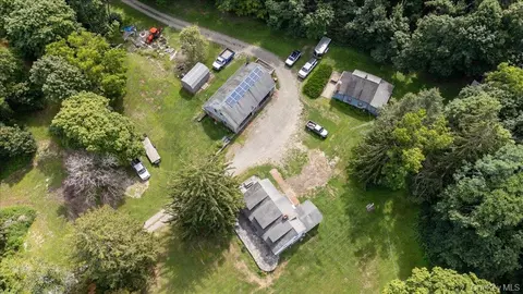 153-155 Schoolhouse Ln, East Fishkill, NY 12533