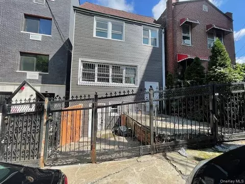 1802 Palisade Pl, New York, NY 10453